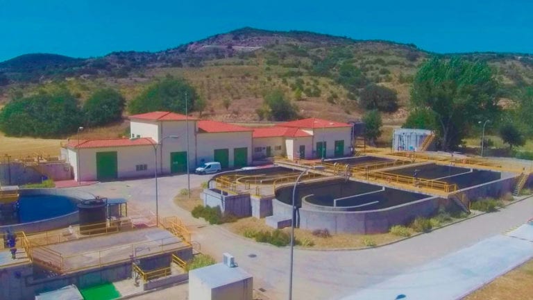 REPINTADO E.D.A.R (ESTACIÓN DEPURADORA DE AGUAS RESIDUALES) DEL CANAL DE ISABEL II EN AMBITE (MADRID)