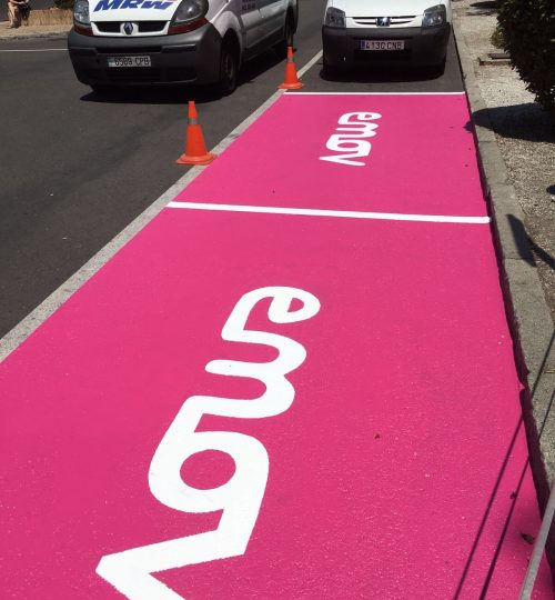 SEÑALIZACION DE APARCAMIENTO EN COLOR AÑADIENDO LOGO DE EMPRESA